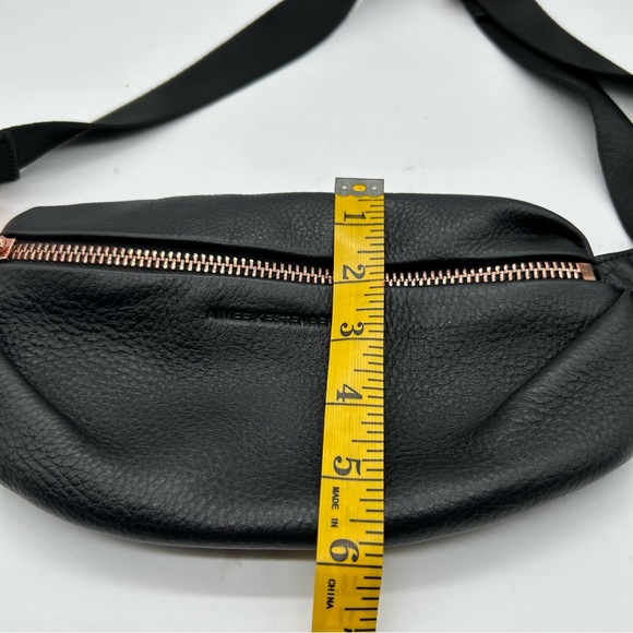 Aimee Kestenberg Milan Black Leather Fanny Pack Belt Bag Rose Gold Hardware - Picture 8 of 8